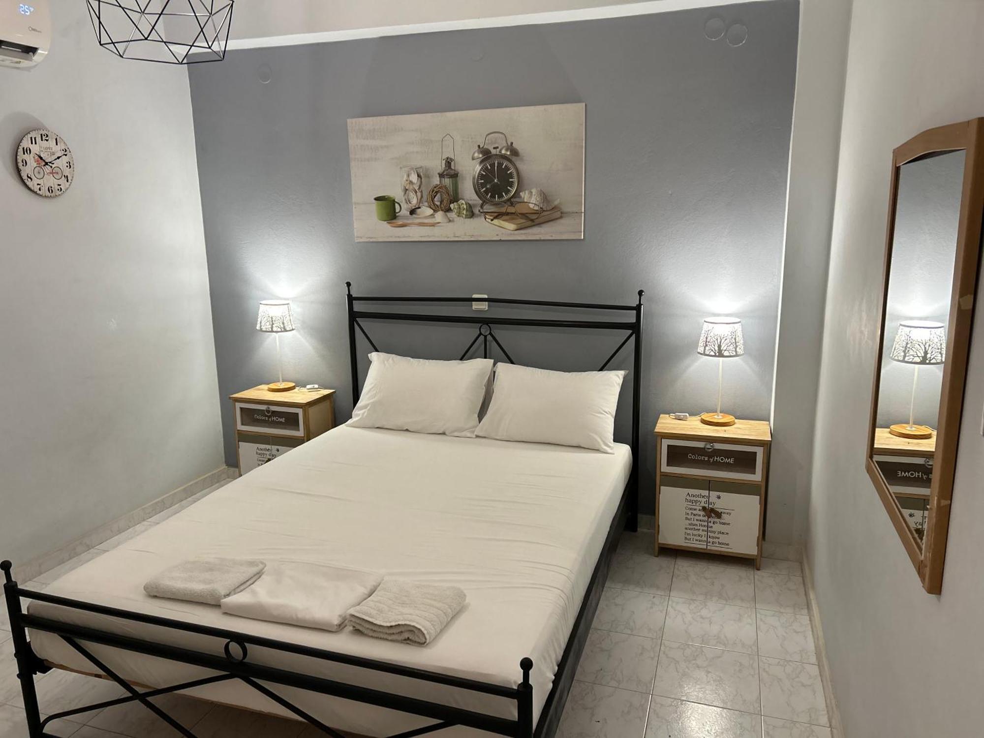 Menelaos Apartments Adelianos Kampos Buitenkant foto